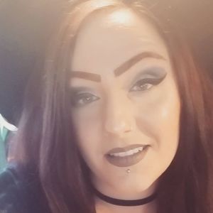 Meet your Posher, Violet